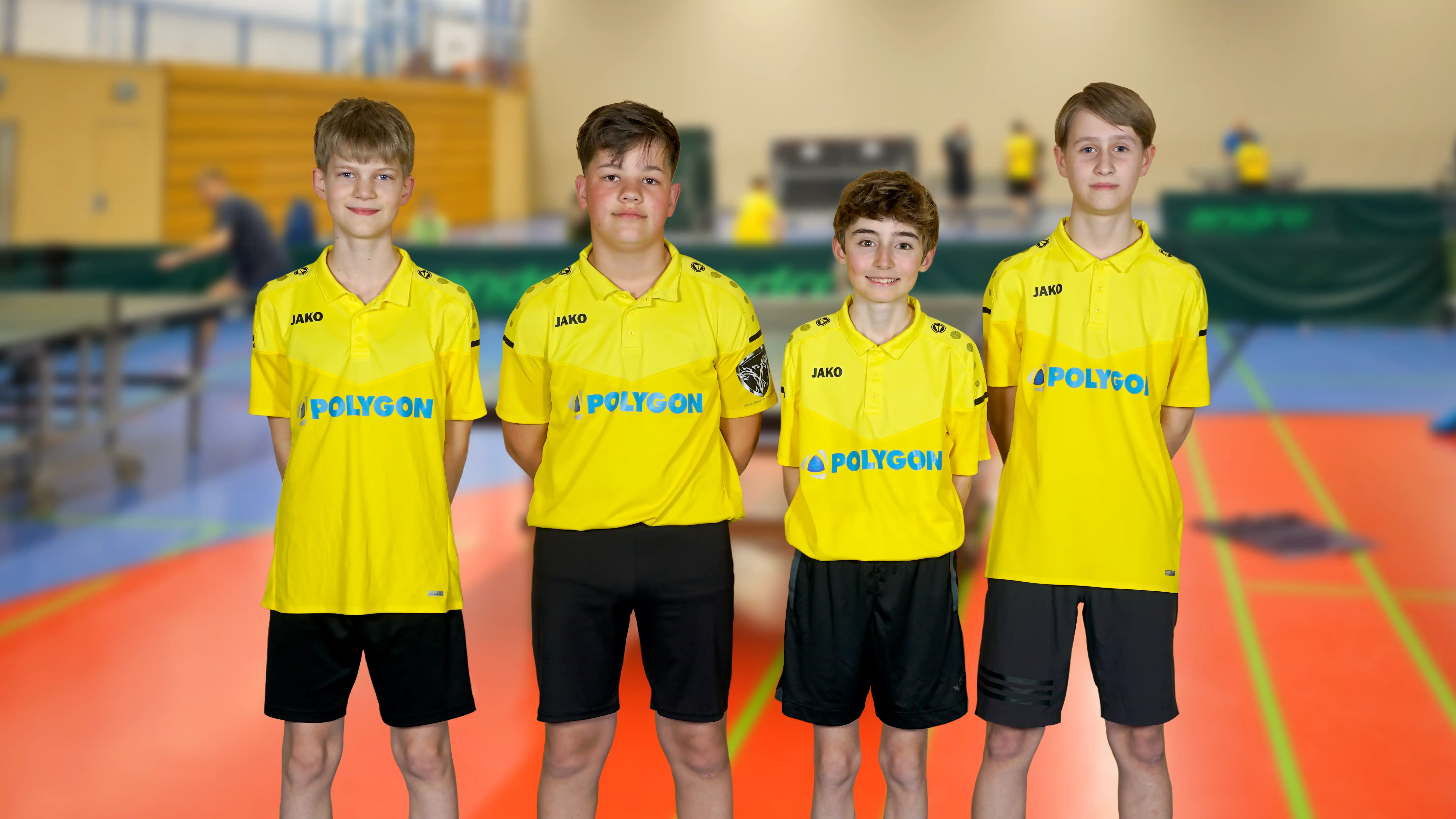 Die 4 Jugendspieler der 2. Mannschaft der Jungen 15 des TTC Wenden in den gelben Vereinstrikots. 